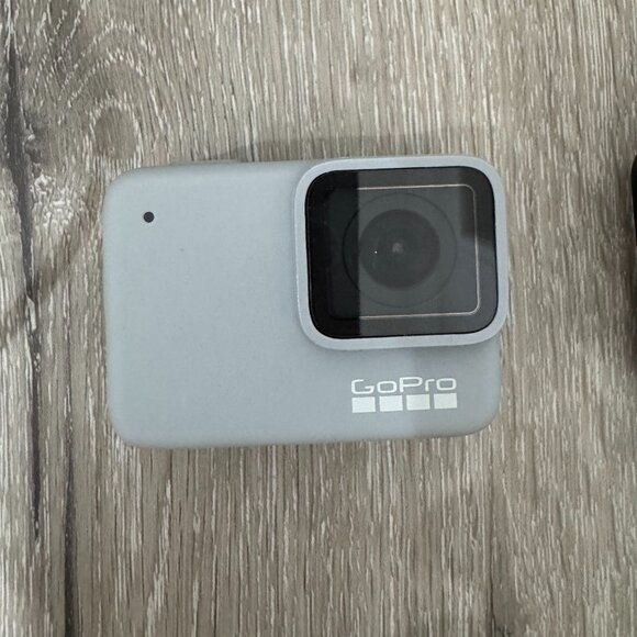 GoPro HERO7 White — Waterproof Digital Action Camera with Touch Screen 1440p HD - Picture 1 of 2
